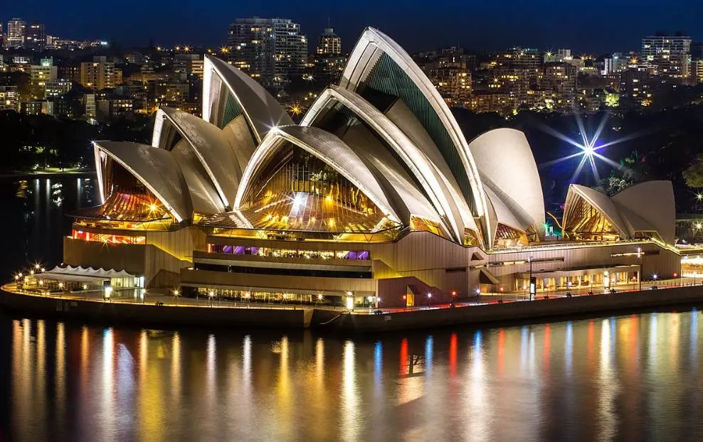 Sydney Opera House Expressionism