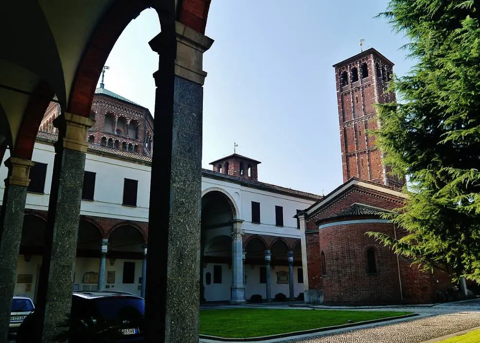 Basilica of Sant'Ambrogio sideview