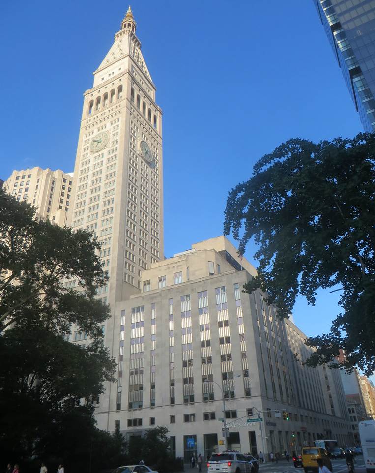First Skyscrapers Met Life Tower in New York