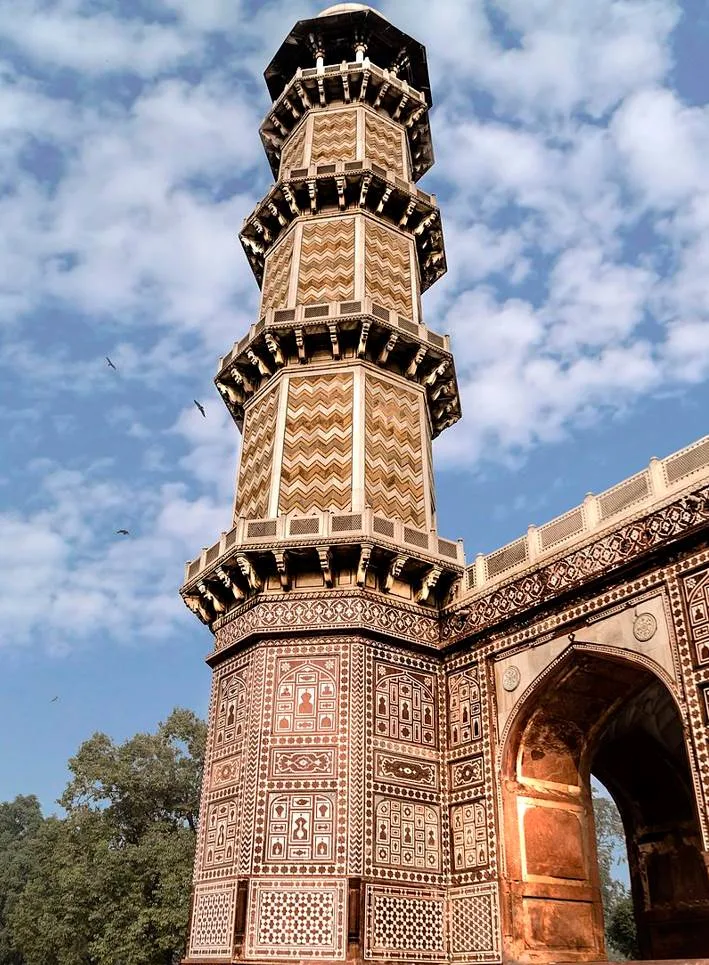 Tomb of Jahangir Minaret