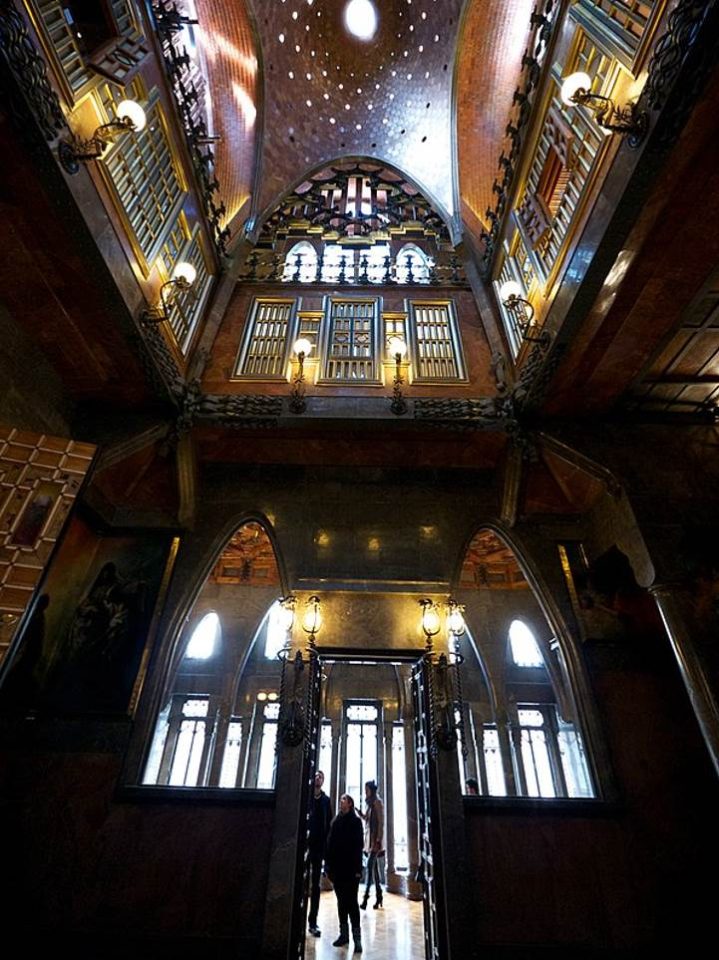 Top 8 Splendid Facts about the Palau Güell