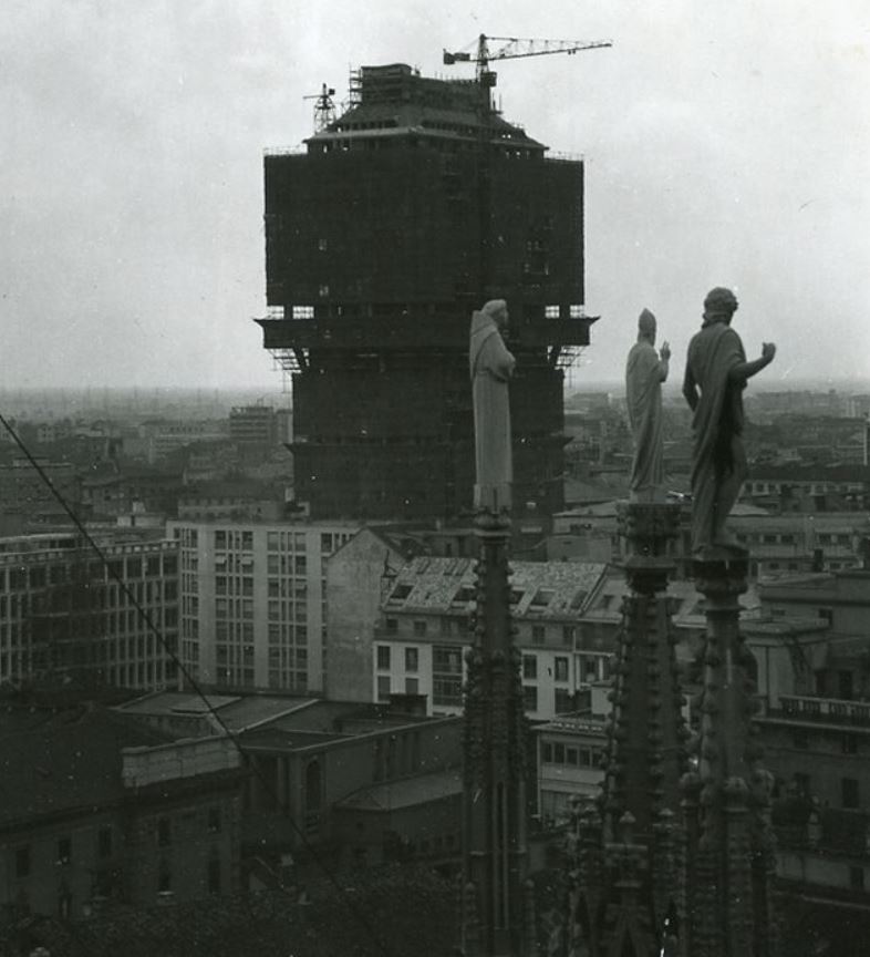 Torre Velasca during construction