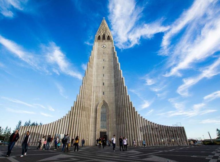 Top 8 Famous Buildings in Reykjavik