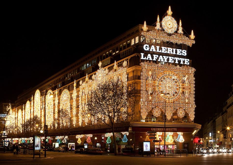 Galeries Lafayette at night