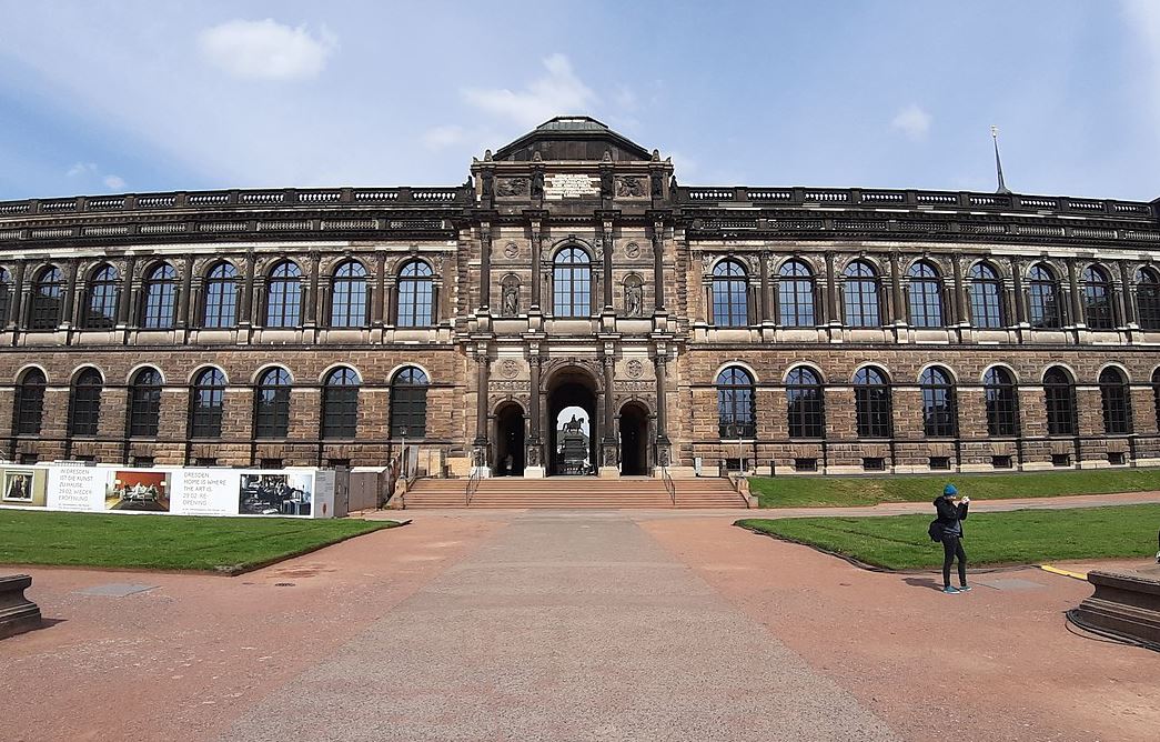 Famous Buildings in Dresden Semper Gallery