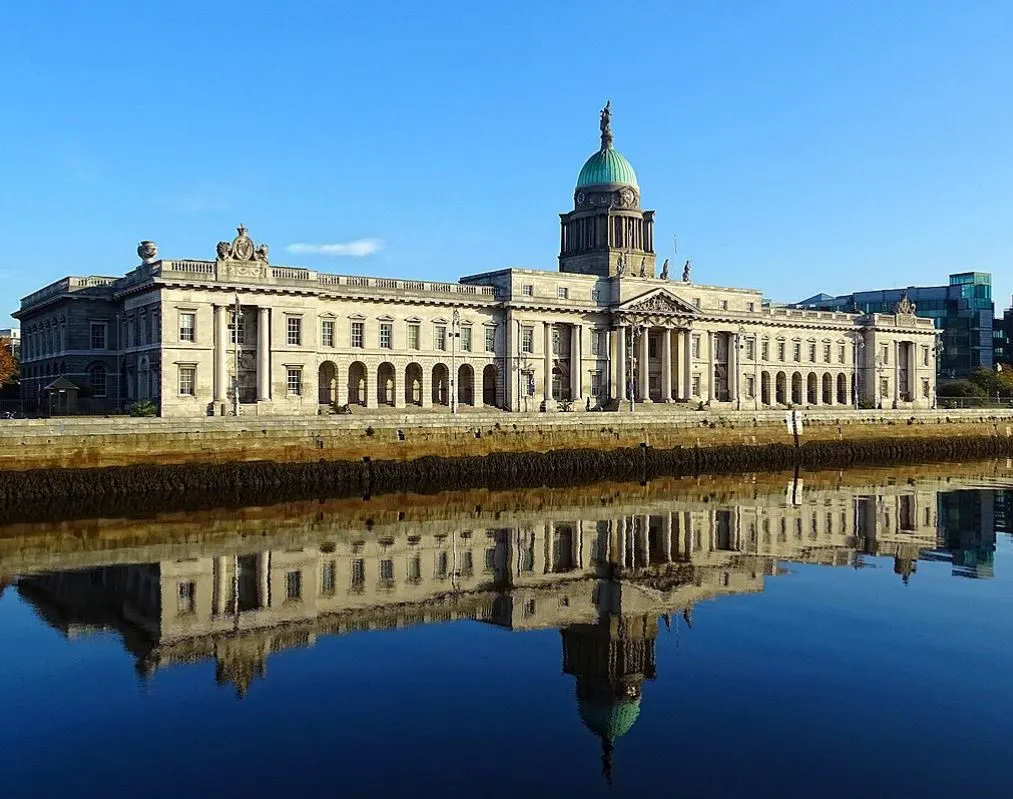 Famous Buildings in Dublin Custom House