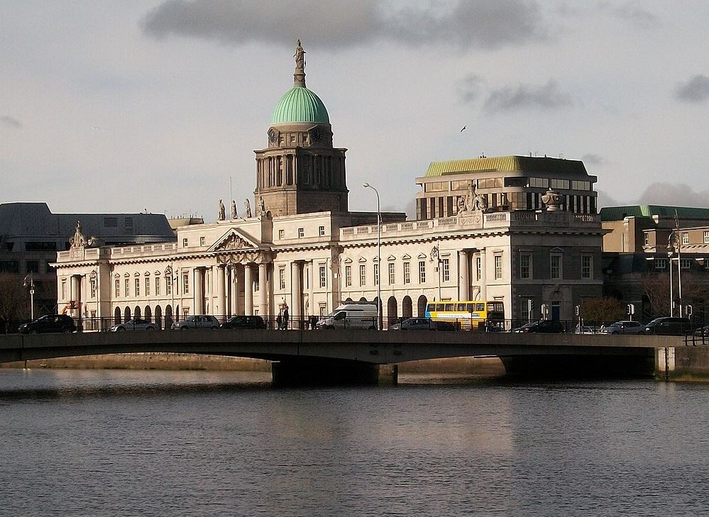Talbot Memorial Bridge and Custom House in Dublin