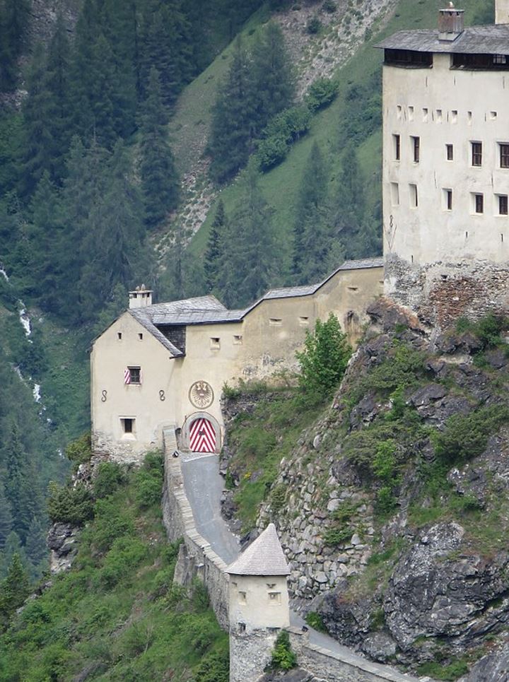 Tarasp Castle outer wall