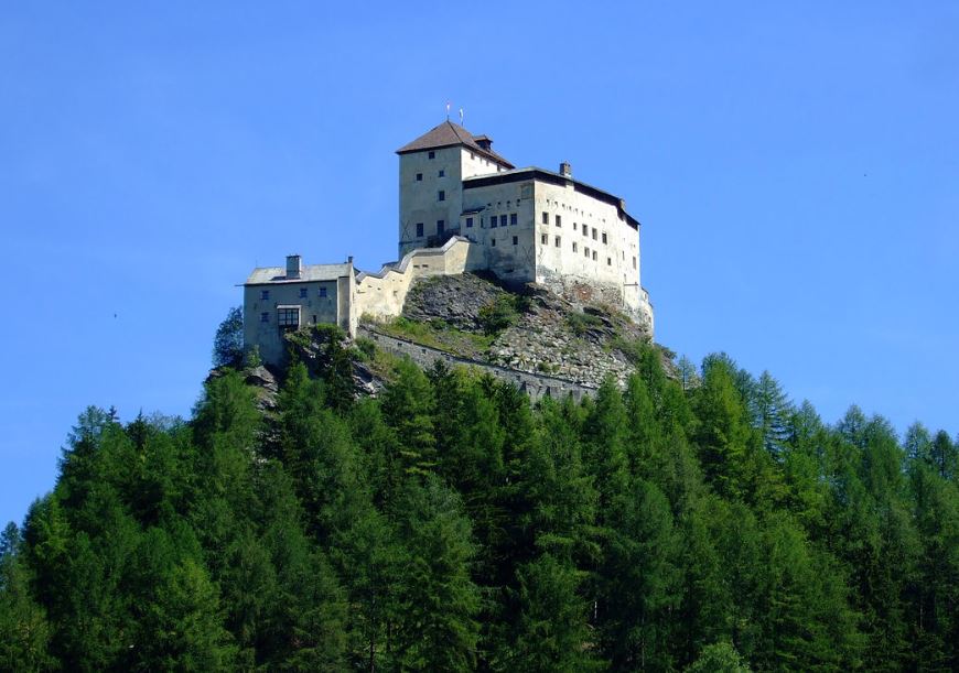 Tarasp Castle visit