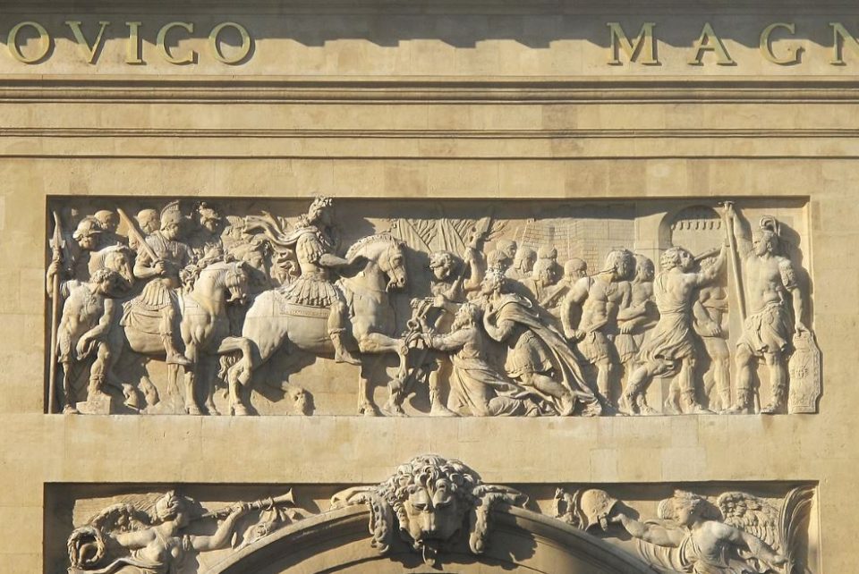 Top 8 Interesting Facts about the Porte SaintDenis