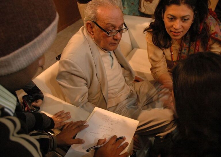 Top 8 Famous Indian Painters top-8-famous-indian-painters